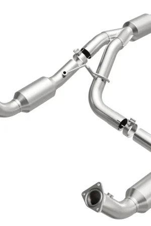 Popular Magnaflow 12-14 Chevrolet Silverado 2500 HD 6.0L Direct Fit Converter